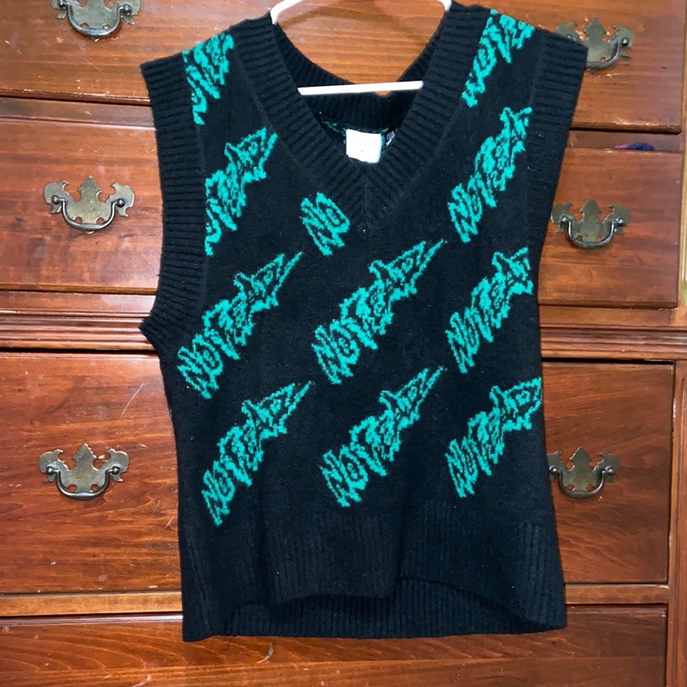 no fear x h&m green and black sweater vest